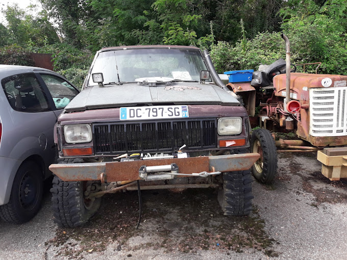 Aperçu des activités de la casse automobile GUY VOISIN AUTO PIECES SARL située à BELLEY (01300)